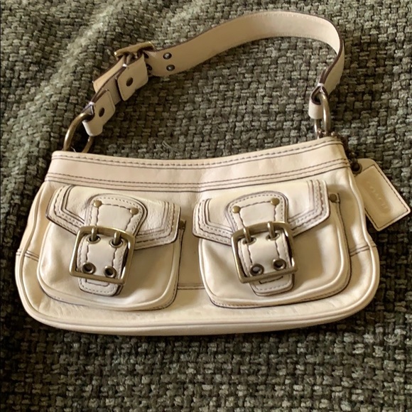 Coach Handbags - Vintage coach bag. Stylish and functional.